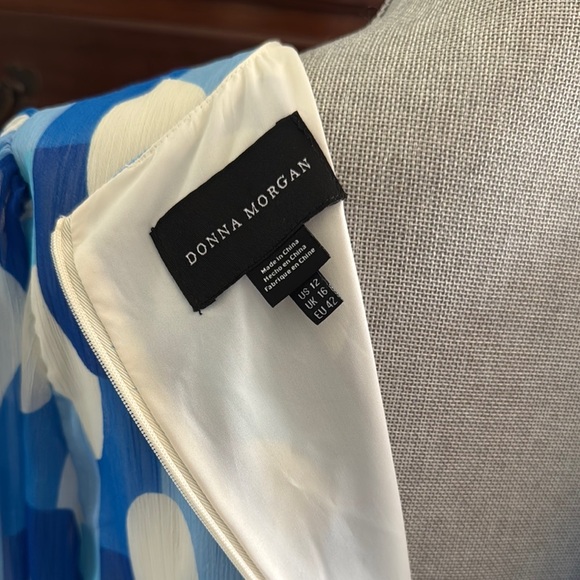 Donna Morgan Blue and White Patterned Dress Size 12 - Picture 2 of 14